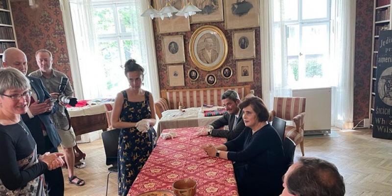 Ministerio de Relaciones Exteriores de Guatemala promueve intercambio cultural con museo en República Checa