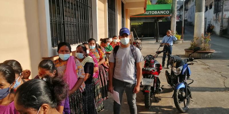 Evento de pago del Bono Social en Cobán, Alta Verapaz