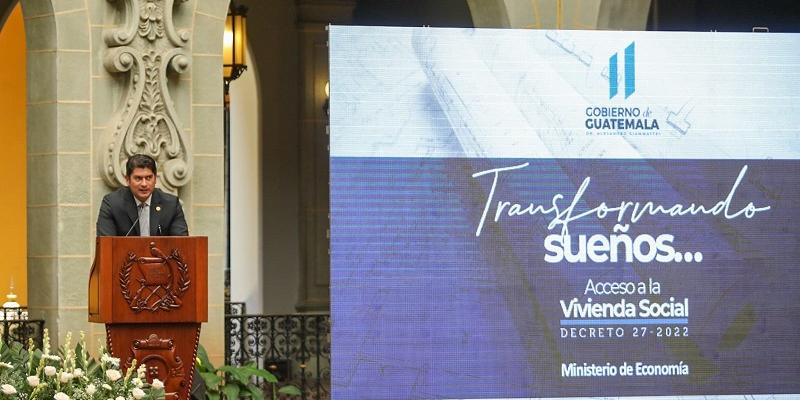 Ministro Janio Rosales