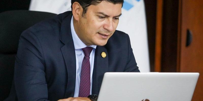 MINISTRO DE ECONOMÍA, jANIO ROSALES.