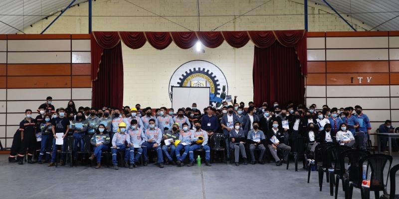 Estudiantes aprenden sobre el correcto manejo de las aguas residuales