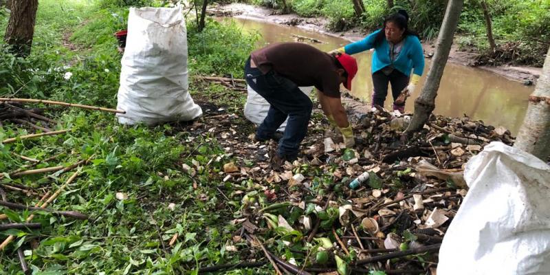 MARN en Quiché hace saneamiento del río Sepelá, tributario del Motagua