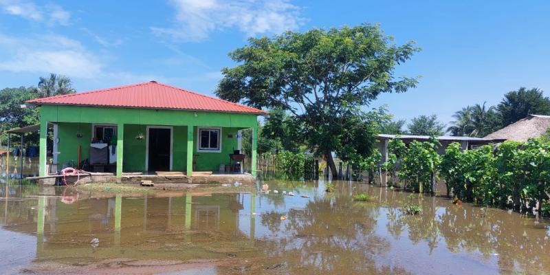 Inundación en la aldea El Chile, Iztapa, Escuintla.