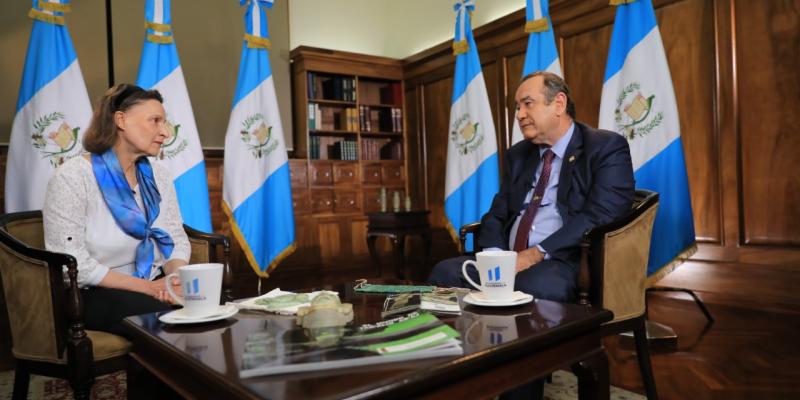 En Consulta con el Dr. Giammattei