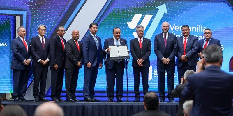 El presidente Giammattei inauguró la ventanilla unica para la inversión.