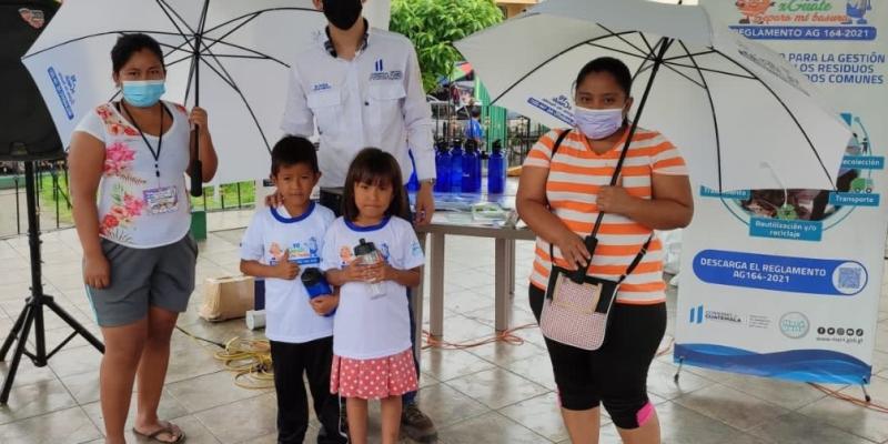 Pobladores de Santa Lucía Cotzumalguapa aprenden sobre el Reglamento 164-2021