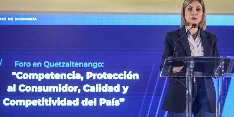 La Viceministra de Inversión y Competencia, Francisca Cárdenas, presidió el evento.