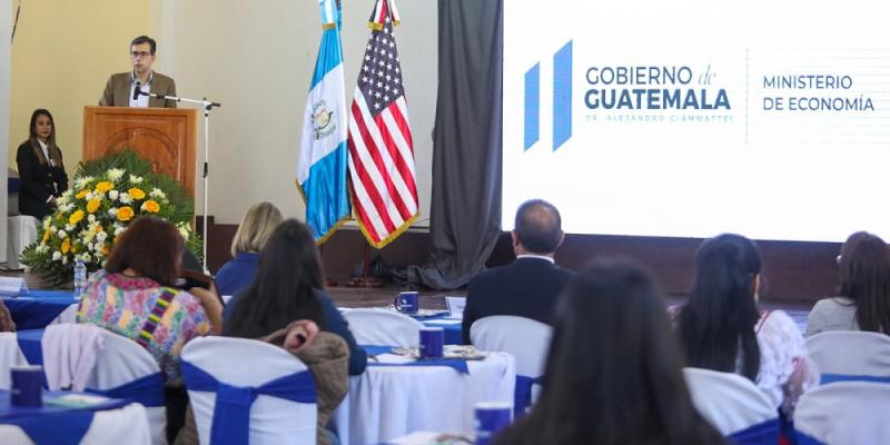 El viceministro de Desarrollo de la MIPYME.