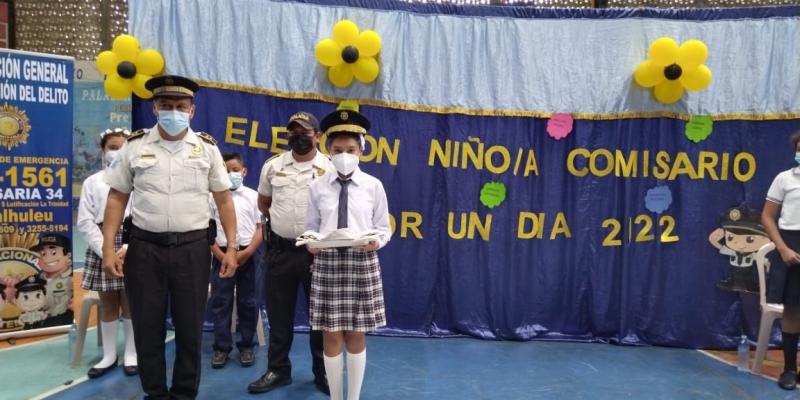 Comisarías eligen a niño o niña Comisario por un día 