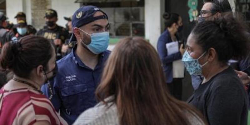 El secretario Molina conversó con los líderes del mercado la Placita