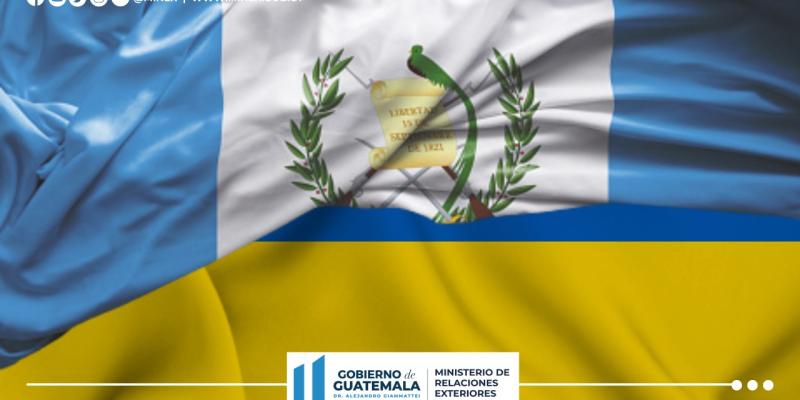 Ciudad de Kyiv, 25 de julio de 2022. Hoy en la ciudad de Kyiv, el Excelentísimo Presidente de Ucrania, Volodymyr Zelenskyy y el Presidente de la República de Guatemala, Doctor Alejandro Eduardo Giammattei Falla, se reunieron en el marco de la Visita Oficial del Jefe de Estado guatemalteco a Ucrania, para tratar temas en común y sobre la importancia de continuar la cooperación para reforzar los lazos de amistad existentes entre ambos países.  Es la primera visita del más alto nivel en la historia de las rela