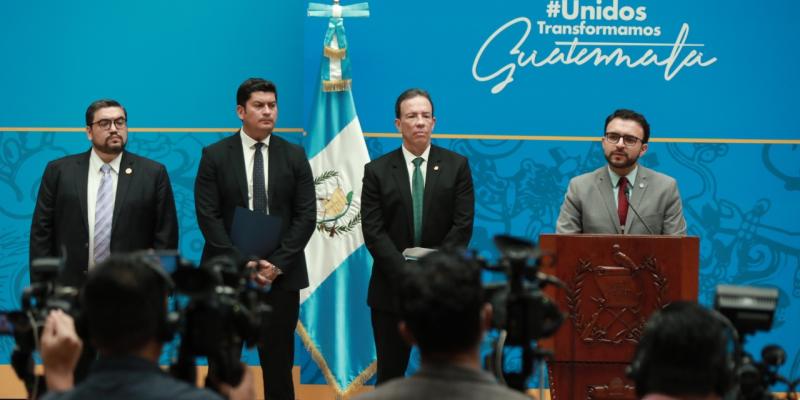 Kevin López, secretario de Comunicación Social de la Presidencia lidera conferencia