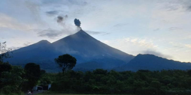 Vista al volcán de Fuego. Fuente: INSIVUMEH.