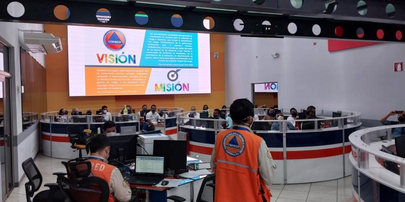 Visita guiada dentro de las instalaciones de la SE-CONRED.