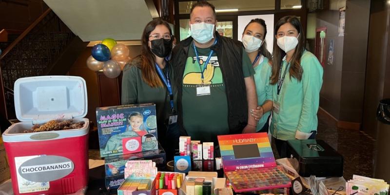 Personal de Mides durante Feria del Emprendimiento