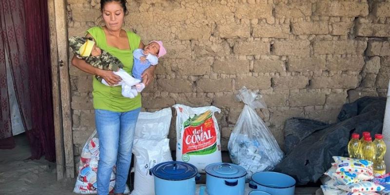 Fodes entrega alimentos a usuaria en Monjas, Jalapa
