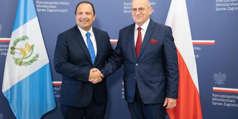 Cancilleres de Guatemala y Polonia abordan asuntos políticos, económicos y comerciales