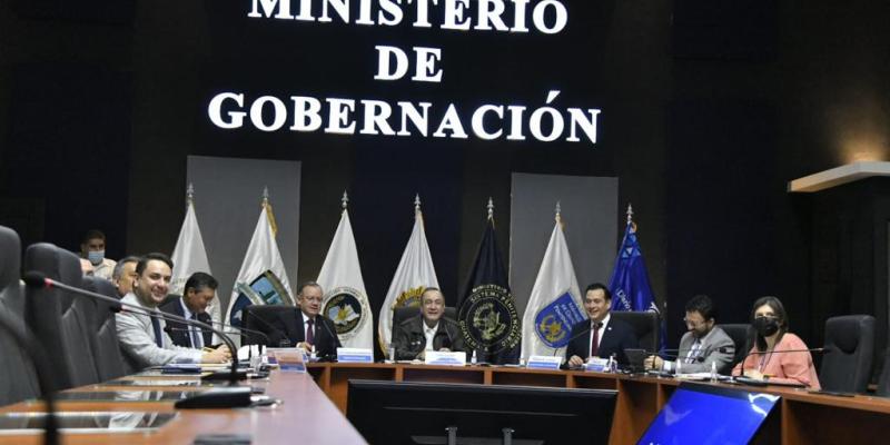 Presidente Alejandro Giammattei visita Ministerio de Gobernación 