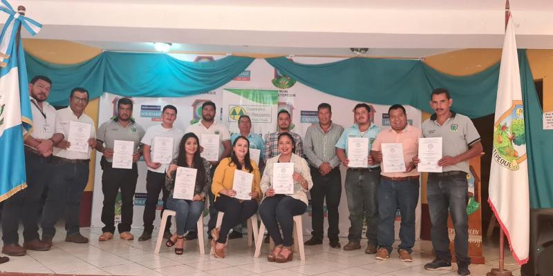 Personal municipal de Jutiapa es certificado en gestión ambiental
