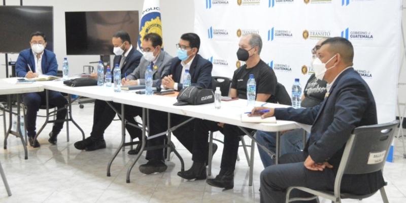 Buscan crear manual de buenas prácticas  de conducción para motoristas