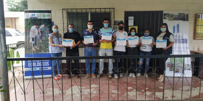 Jóvenes de Salamá son certificados como Guardianes Ecológicos