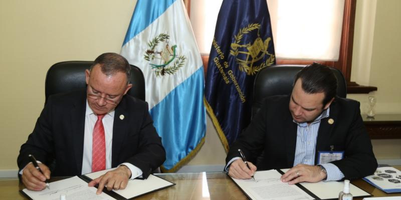 Convenio interinstitucional fortalece el combate a la defraudación y contrabando aduanero