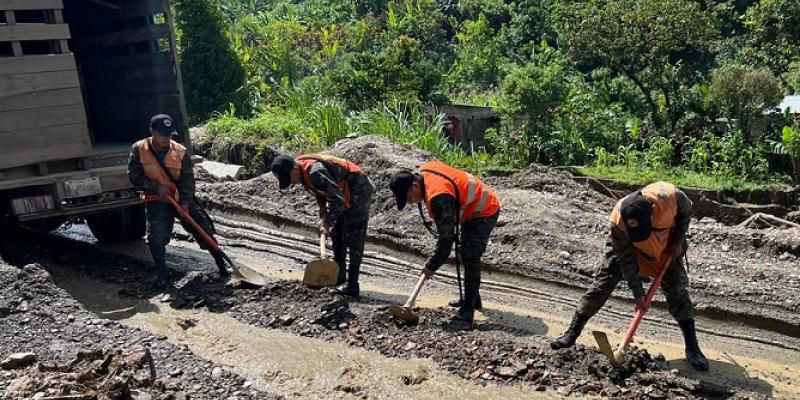 Brigada de Artillería de Campaña contribuye en la mitigación de daños por lluvias en el norte del país