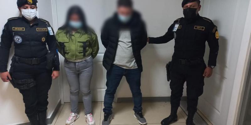 Agentes antinarcóticos evitan que jóvenes salgan del país con 8.79 kilogramos de cocaína