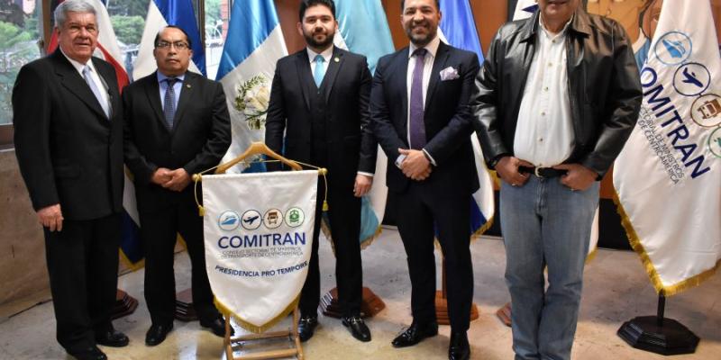 Director de Aeronáutica Civil P.A. Francis Argueta participó en la toma de posesión