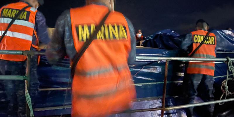 Ejército de Guatemala interceptó dos embarcaciones en aguas del mar Caribe.