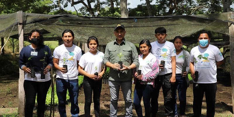 Ministro Mario Rojas verifica trabajo de la delegación del MARN y AMPI 