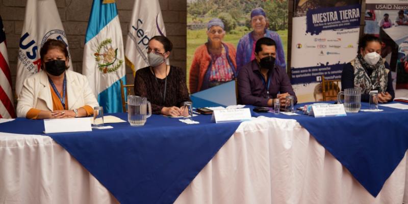 Lcda. Bertha Falla de la Unidad de la Gestión de la Cooperación. 