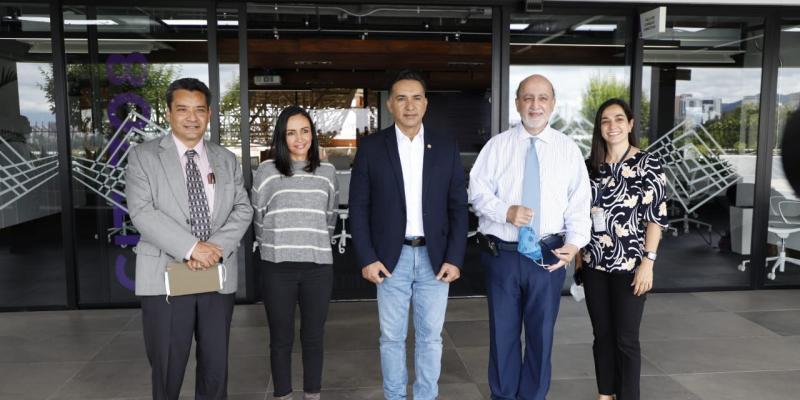 Ministro Mario Rojas visita la Universidad del Valle y reconoce los aportes al medioambiente