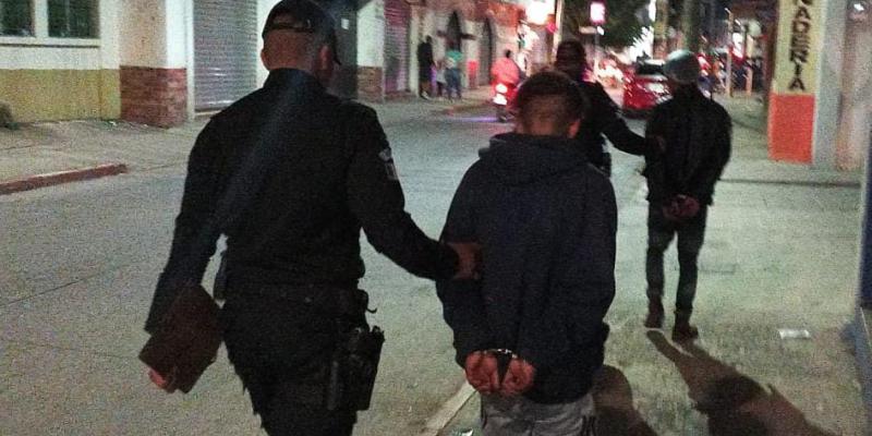 Presuntos robamotos capturados en Jalapa
