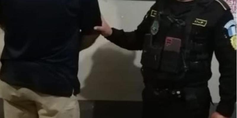 Diprona captura a persona por transporte ilícito de producto forestal