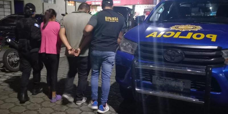 Presuntos extorsionistas capturados cuando recibían dinero