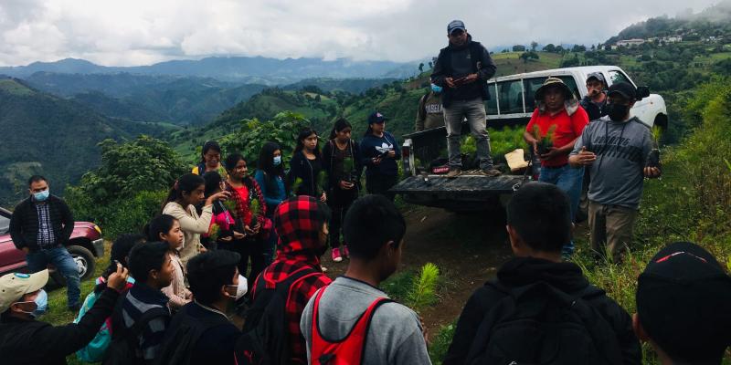 Compromiso ambiental de Patzún permite plantar 350 árboles más