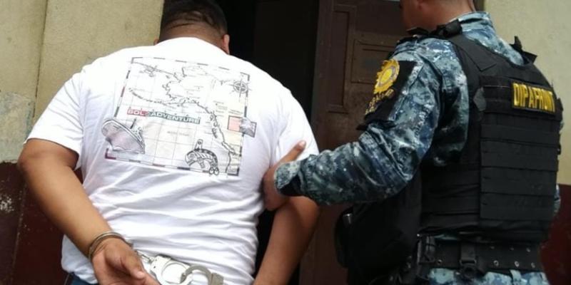 Capturan a un presunto coyote en ruta al Pacífico