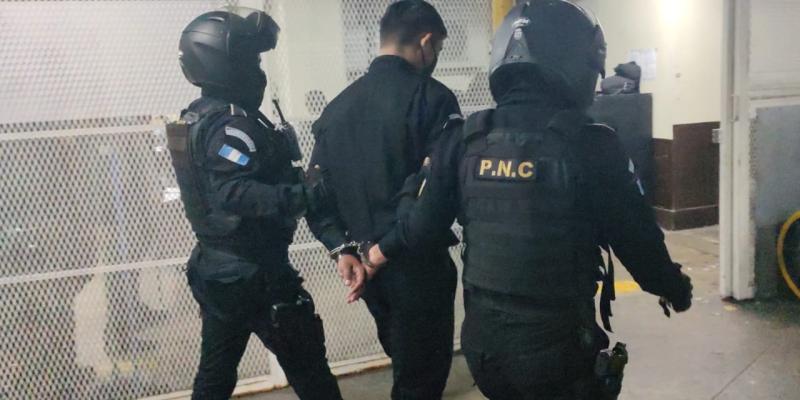 Supuesto supervisor de seguridad privada capturado por traslado de armamento