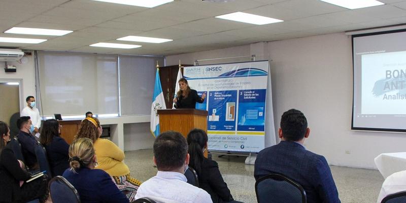 La Directora estuvo en el lanzamiento 