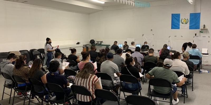 Consulados Móviles de Guatemala en EE. UU. atendieron en agosto a más de 3,900 connacionales 