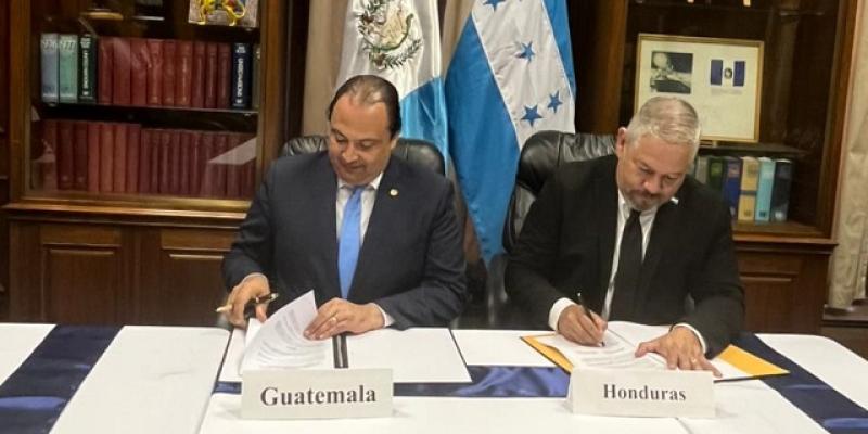 Cancilleres de Guatemala y Honduras suscriben Convenio Básico de Cooperación Bilateral 
