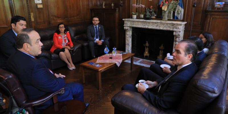 Presidente Dr. Alejadro Giammattei 