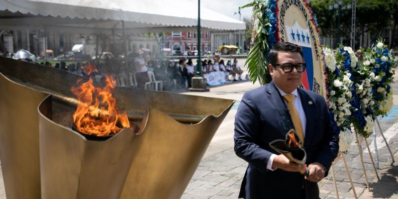 Encendido del Fuego Patrio 