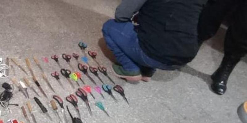 Localizan radios transmisores y objetos punzocortantes en requisa