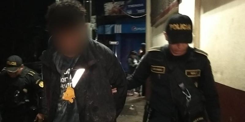 Denuncia permite ubicar a presuntos asaltantes que dispararon contra agentes