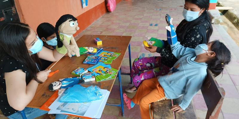 Las niñas y los niños reciben la atención necesaria durante la emergencia