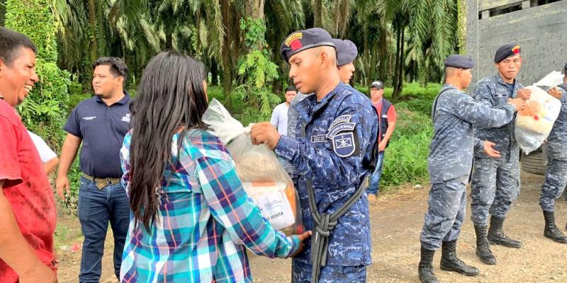 Ejército de Guatemala ha apoyado la entrega de más de 400 mil libras de ayuda humanitaria a afectados por ciclón tropical