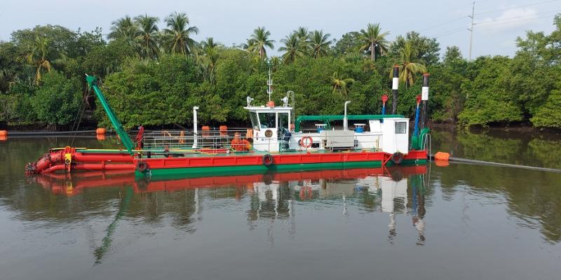 Marina de la Defensa Nacional inicia obras de dragado que beneficiarán a miles de pescadores de la costa Sur