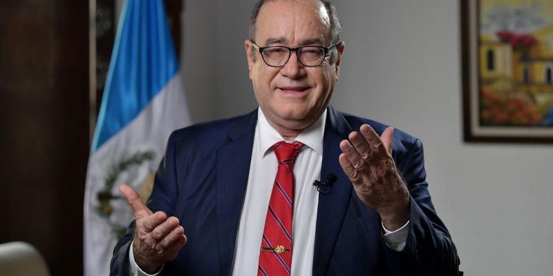 En Consulta con el Dr. Giammattei